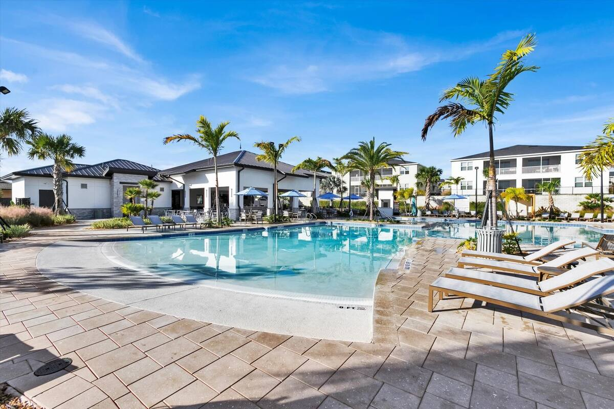 Retreat Club resort pool