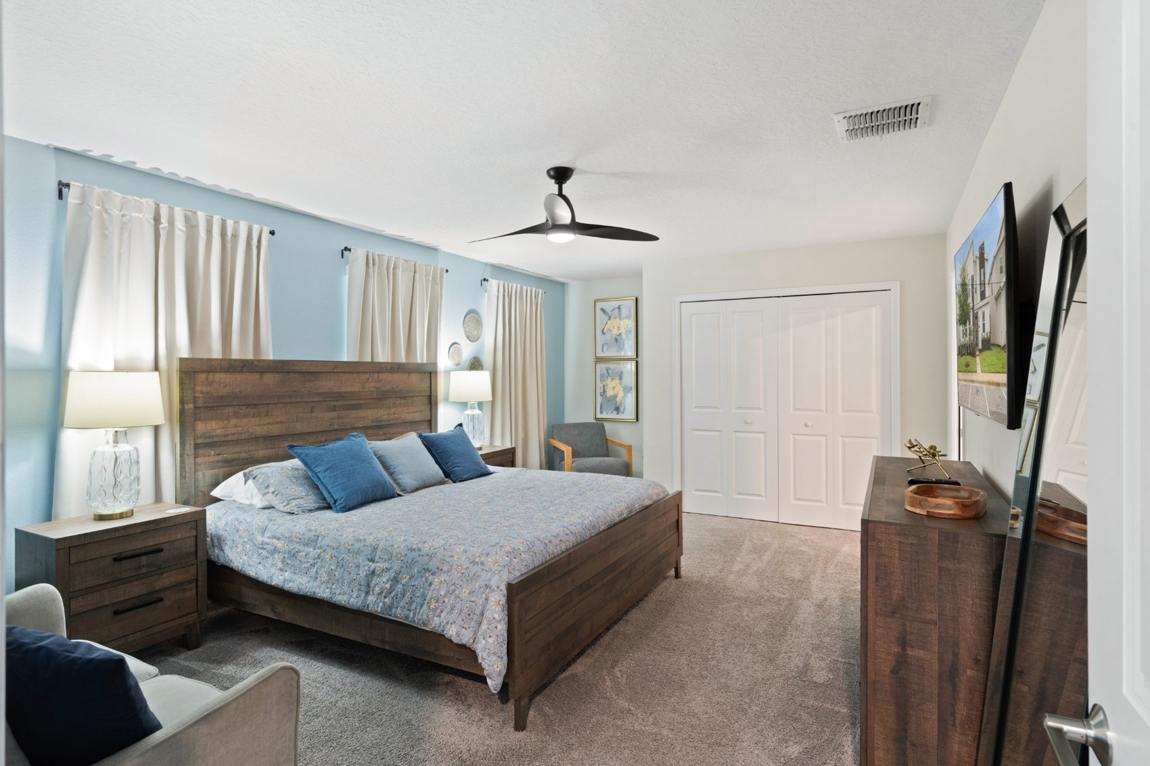 Upstairs Master Suite